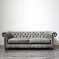 Europäisches Traditionelles Chesterfield Echtleder Dreisitzer-Sofa-Set für Wohnzimmer, Villa & Lager