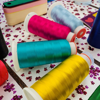 Fil à Broderie en Rayonne Soyeuse en Gros 200 Couleurs 5000m 120d/2 Viscose pour Broderie Main Couture Crochet Teint de Qualité