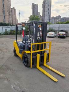 Montacargas Usado Koamtsu en Venta, 3 Toneladas, Portátil, Maquinaria Usada para Ingeniería y Construcción - Product Image 4