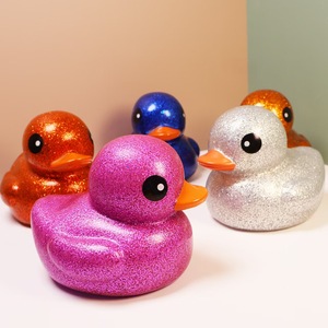 Pato de Goma Grande de 6 Pulgadas con Brillantina, Juguete de Baño Brillante con Sonido para Fiestas de Verano, Baby Shower y Cumpleaños - Product Image 5
