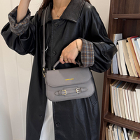 Sac bandoulière vintage pour femme en cuir PU avec boucle décorative, petit sac à main croisé pour le quotidien, les sorties et le shopping