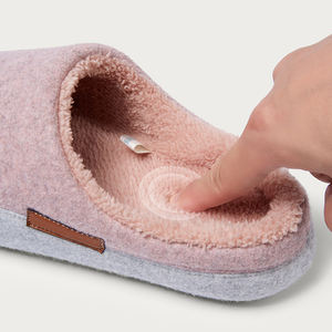 OLICOM Pantoufles d'intérieur en fourrure moelleuse et chaude pour femmes avec broderie personnalisée, pantoufles thermiques en peluche pour la maison - Product Image 2