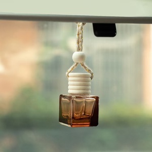 M Empty Hanging Car 8ml square Perfume Glass Bottle with Wooden Cap Color Bottle Aromatherapy Essential Oil Vehicle Pendant - Product Image 4