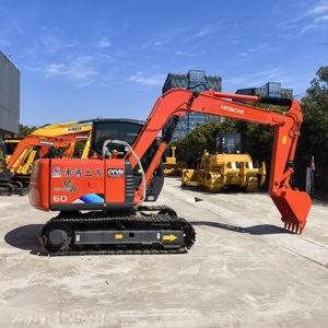 Mini-pelleuse sur chenilles Hitachi ZX70 d'occasion du Japon, 6,5 tonnes, faible nombre d'heures de travail, avec godet standard - Product Image 5