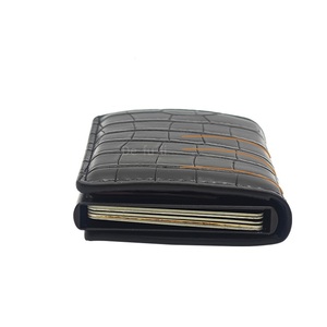 Portefeuille pour homme sécurisé avec protection <span class=keywords><strong>RFID</strong></span>, design à trois volets, texture pierre, cuir PU, emplacements pour cartes multifonctionnels - Product Image 2