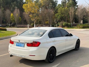 <span class=keywords><strong>BMW</strong></span> <span class=keywords><strong>Serie</strong></span> 3 2013 320Li Paquete de Diseño de Lujo, Asientos de Cuero, Faros LED, Techo Corredizo, Pantalla Táctil, Volante a la Izquierda, Interior Oscuro - Product Image 4