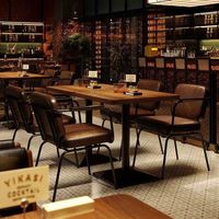Ensemble de tables et chaises rétro, mobilier de restaurant, banquettes, tables à manger en bois pour bars, pubs, restaurants, cafés, salons de thé
