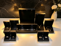 Boîtes à bijoux LED en gros pour la vente au détail, boîtes à bijoux lumineuses LED en stock, boîtes à bijoux LED avec logo personnalisé, série complète de boîtes à bijoux en diamant