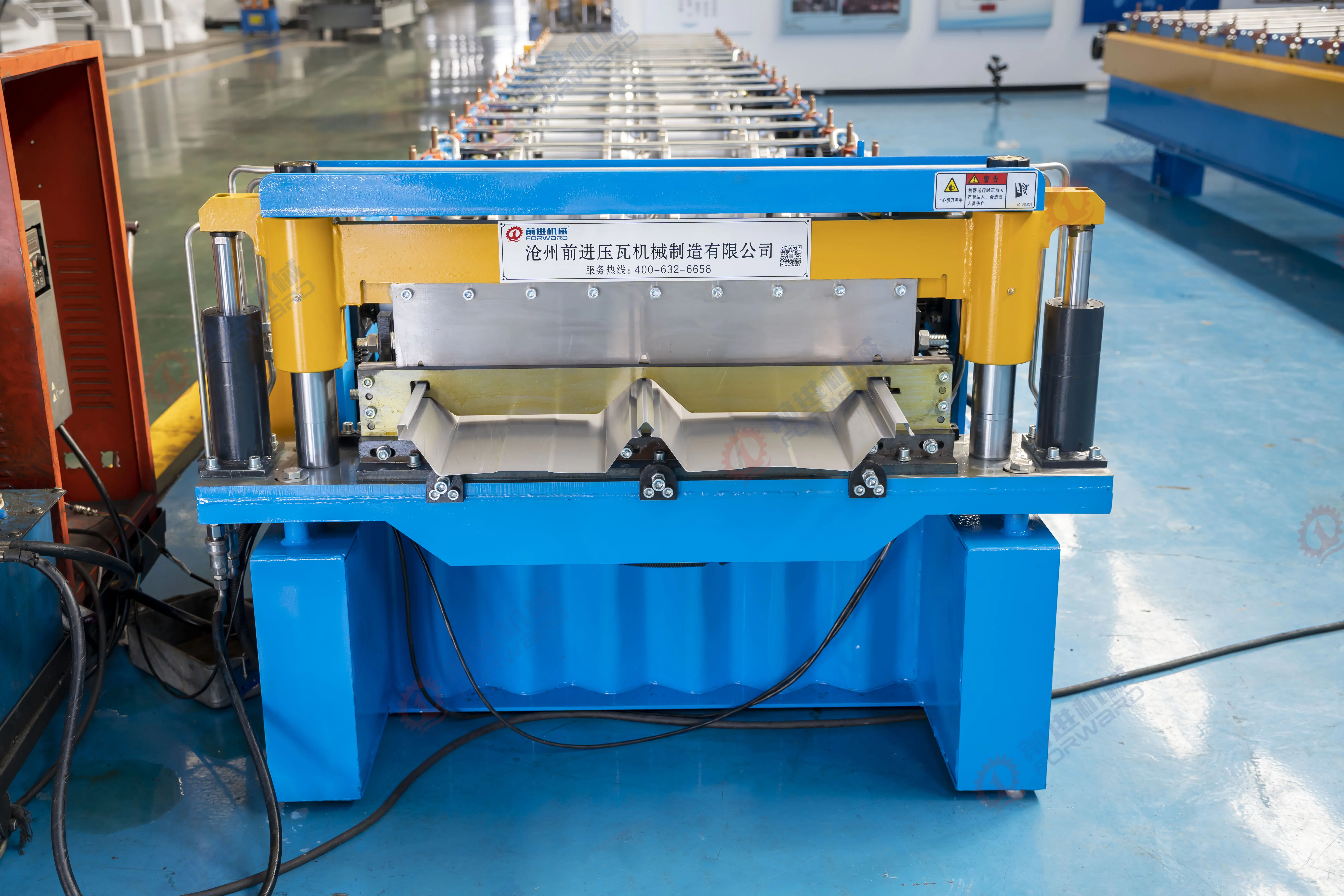 FORWARD Seamless Roofing Solutions with Standing Seam Roll Forming Machines