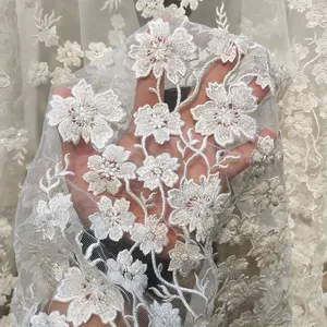 Tela de encaje con cuentas de flores 3D de lujo, cuentas de perlas hechas a mano, bordado de encaje de malla francesa a medida