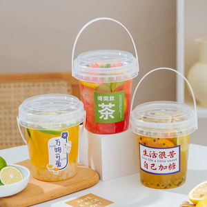 <span class=keywords><strong>ถัง</strong></span>1L พลาสติกใสพร้อมหูจับและฝาปิดความจุขนาดใหญ่ถ้วยน้ำผลไม้ถ้วยใส่ไอศกรีมโยเกิร์ตเก็บชานมภาชนะเปล่า - Product Image 3