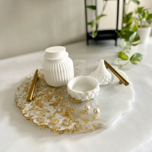 Bandeja de Resina Artesanal con Diseño Blanco Especial, Decorativa con Borde Dorado para Perfumes y Pendientes, Temática de Pascua, a Bajo Precio - Product Image 1