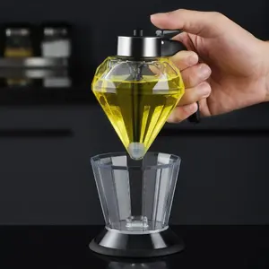 Wholesale New Design 2023 Diamond Glass plastic Honey Jar Honey Dispenser Honey Jar for Storage