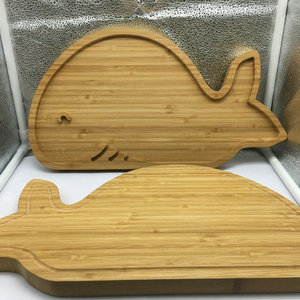 Planche à découper en bois en forme de dauphin, plateau à couteaux en bois massif pour la cuisine, plateaux de service - Product Image 1