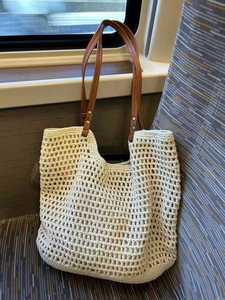Sac de plage en coton tissé grande capacité pour femme, style décontracté, à bandoulière, nouveau modèle ajouré en maille, idéal pour les vacances en bord de mer - Product Image 3