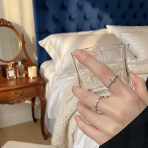 Bagues de Cocktail Femme Tendance en Titane, Bijoux de Luxe Couronne Papillon, Accessoires Intimes Vente en Gros Chaude - Product Image 3