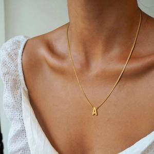 Collar de cadena de caja de acero inoxidable para mujer con colgante de 26 letras de <span class=keywords><strong>A</strong></span> <span class=keywords><strong>a</strong></span> Z, adorno de moda, regalos de bodas - Product Image 1