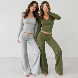 Ensemble de loungewear décontracté 2 pièces pour femme en tricot extensible écologique, couleur unie, haut moulant à manches longues et pantalon droit à cordon de serrage - Product Image 1