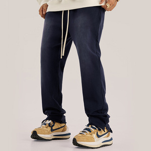 Pantalones de hombre vintage lavados con corte acampanado y bolsillos laterales, joggers y pantalones de chándal de invierno, estilo de frente plano, en perfecto estado. - Product Image 2