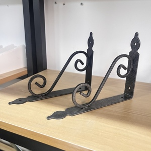 Supports d'étagère modernes en fer forgé décoratifs à fixation murale avec finition antique - Product Image 1