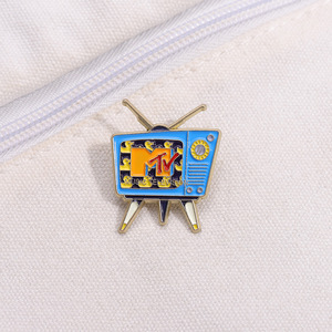 Pin Enamel Kartun Unik Bergaya Komik Televisi Mini Retro, Bros Kerah TV, Pin Anime Hewan untuk Tas Ransel dan Topi, untuk Paskah - Product Image 4