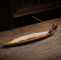 Vente chaude en gros bateau en céramique artisanat porte-encens pour bâtons brûleur de plateau d'encens bâton de plateau de attrape-cendres