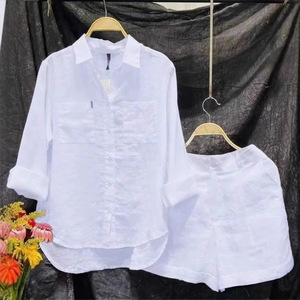 Ensemble en lin pour femmes, vente en gros, ensemble décontracté deux pièces pour femmes, couleur unie, haut à manches longues, short décoratif, grande <span class=keywords><strong>taille</strong></span> 4XL - Product Image 1