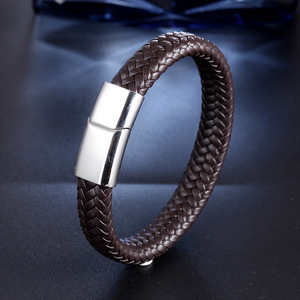 Bracciali Intrecciati di Lusso per <span class=keywords><strong>Uomo</strong></span> in Pelle PU con Chiusura Magnetica in Acciaio Inossidabile Disponibili nei Colori <span class=keywords><strong>Argento</strong></span> Oro Nero - Product Image 4