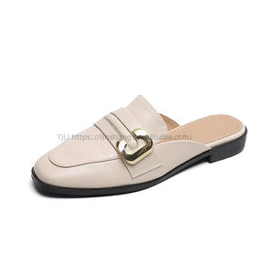 In the <b>Summer</b> of , New Women's Slippers Be Worn With a <b>Flat</b> Toe <b>Cap</b> and a Pair Mules - Product Image 5
