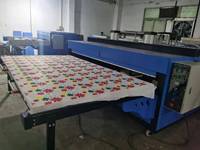 Mesin Press Panas Ukuran Besar 300*200cm 1 Sisi 1 Stasiun untuk Sarung Duvet, Kasur, Sprei, Kain, Bendera, Karpet, Celana, Hoodie, Jersey