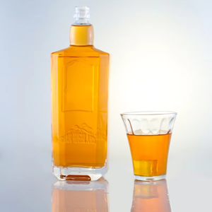 Bouteille de whisky en verre de 700 ml avec logo personnalisé, design unique, estampage à chaud, liège, tequila bon marché, <span class=keywords><strong>rhum</strong></span> de 500 ml, liqueur artisanale, ISO9001 - Product Image 1