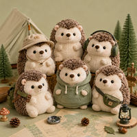 Peluche hérisson de créateur pour le camping en plein air, accessoire de sac à dos avec casque et capuche, poupée hérisson en peluche