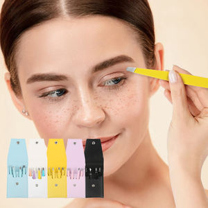 Juego de pinzas y tijeras para cejas de acero inoxidable de 4 piezas profesionales con logotipo personalizado, juego de pinzas para cejas en bolsa de cuero PU - Product Image 6