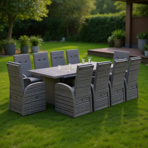 Set da Pranzo da Giardino in Rattan Grigio per 10 Persone, Resistente ai Raggi UV, Arredamento da Esterno in Stile Contemporaneo con Materiali Resistenti alle Intemperie - Product Image 2