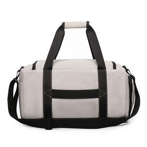 Bolsa de Viaje de Nailon Impermeable de Gran Capacidad con Logotipo Personalizado, Bolsa de Deporte Unisex con Separación para Ropa Seca y Mojada, Cierre de Cremallera - Product Image 3