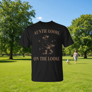 Camiseta Auntie Goose On The Loose para amantes de las gansos, regalo del día de la madre - Product Image 3