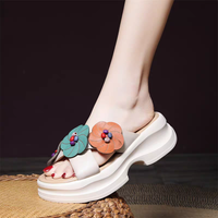 Nouvelles sandales femme 881 2025 – Tendance mode automne-hiver-printemps-été, semelle épaisse, plage, extérieur, élégantes, en PU uni avec motif floral