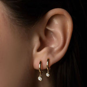 Lotus Wholesale Bijoux de piercing corporel raffinés en or massif 10k 14k 18k avec diamant de laboratoire, boucles d'oreilles pendantes à sertissage clos, créoles, hélix et cartilage - Product Image 3