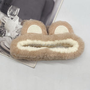 Bandeau de maquillage antidérapant en flanelle tendance avec nœud et oreilles d'ours mignonnes, coloré et réutilisable pour femmes et filles - Product Image 5