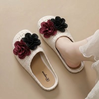 Mules tissées uniques pour femmes, en PVC, à bout fermé et découpées, respirantes, style français doux, chaussures plates décontractées d'été pour la plage
