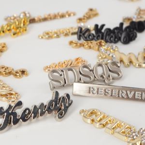 ملصقات جلدية مخصصة للملابس مطبوعة بشعار العلامة التجارية صديقة للبيئة لاستخدام الملابس الرجالية - Product Image 1