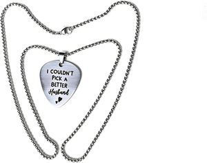 1 pièce Collier plectre de guitare en acier inoxydable « <span class=keywords><strong>Je</strong></span> <span class=keywords><strong>ne</strong></span> pourrais pas choisir un mari meilleur » – Cadeau pour festivals, anniversaires, pour les amateurs de musique et de guitare - Product Image 1