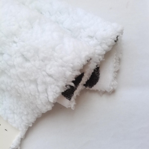 100% Polyester collé Sherpa polaire vêtements de nuit <span class=keywords><strong>noir</strong></span> <span class=keywords><strong>blanc</strong></span> <span class=keywords><strong>vache</strong></span> conception <span class=keywords><strong>noir</strong></span> <span class=keywords><strong>blanc</strong></span> flanelle laminé <span class=keywords><strong>tissu</strong></span> doublure <span class=keywords><strong>tissu</strong></span> fournisseur - Product Image 5