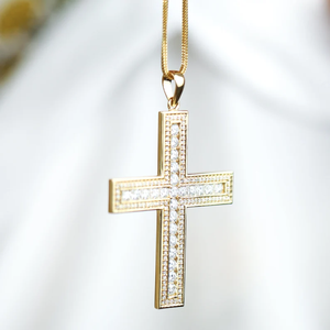 Colgante de Cruz con Diamante Cultivado en Laboratorio de Lujo en Oro Sólido de 14K o Oro Blanco, Joyería Fina para Mujeres y Hombres, Diseño Inspirado en la Fe - Product Image 3