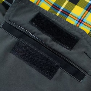 Shorts de plage tendance à carreaux pour hommes, durables et à séchage rapide, avec poches fonctionnelles pour le surf et les vacances tropicales - Product Image 3