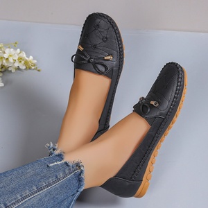 <span class=keywords><strong>Mocassini</strong></span> Neri da <span class=keywords><strong>Donna</strong></span> Taglie Forti, in <span class=keywords><strong>Pelle</strong></span> PU Leggeri Slip-On, Scarpe Casual alla Moda con Fiocco - Product Image 2