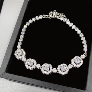 Nueva pulsera exquisita de piedras preciosas de colores para mujer, chapada en oro de 18k, con <span class=keywords><strong>diamantes</strong></span> de azúcar y esmeraldas. - Product Image 1