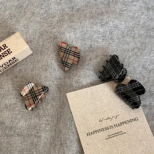 Pinza de Pelo Pequeña de Plástico con Diseño Geométrico Retro Francés de 2.5cm, Accesorio para el Cabello para Mujer, Ideal para Fiestas - Product Image 3