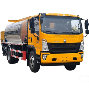 Camions de finition d'asphalte Howo 8 m³ 160 ch, <span class=keywords><strong>camion</strong></span> distributeur d'asphalte, prix abordable, <span class=keywords><strong>camion</strong></span> pulvérisateur de bitume avec chauffage à huile de transfert thermique - Product Image 1