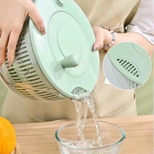Escurridor manual de cocina de plástico con manivela para lavar frutas y verduras, ideal para el hogar y el comercio transfronterizo. - Product Image 3
